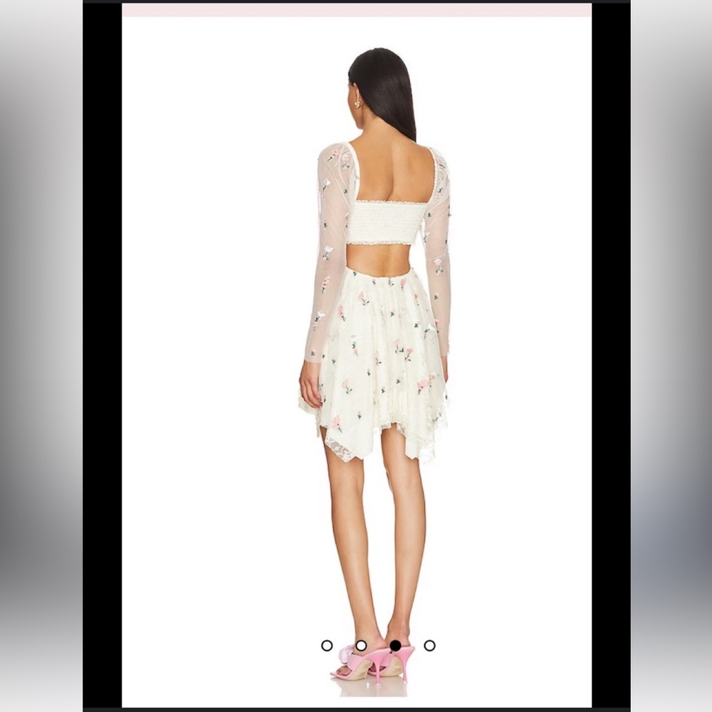 Revolve white dress - flower details - Picture 4 of 5